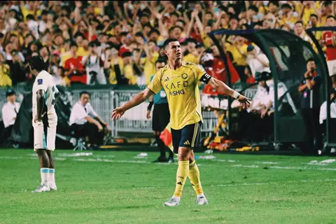  ما زال البحث جاريًا عن اللقب الأول.. "لعنة رونالدو" تتصدر الصحف العالمية بعد خسارة السوبر